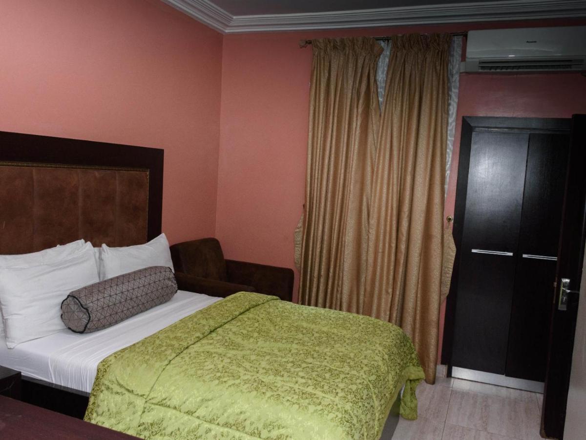 Hard Break Hotel Енугу Екстер'єр фото