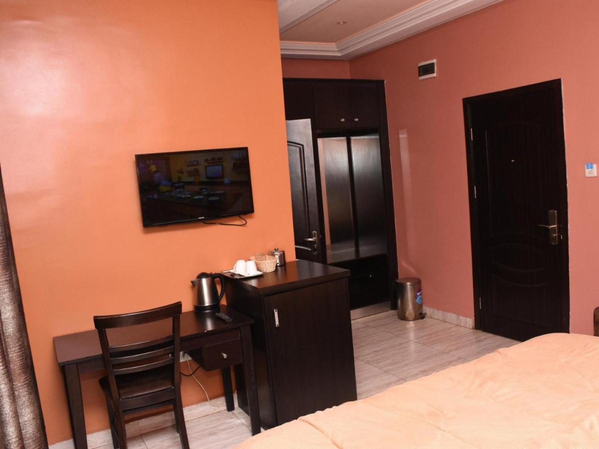 Hard Break Hotel Енугу Екстер'єр фото
