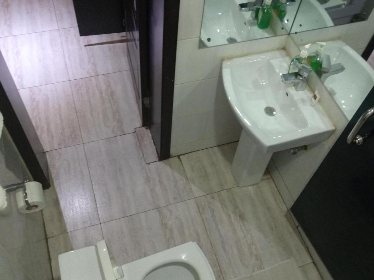 Hard Break Hotel Енугу Екстер'єр фото